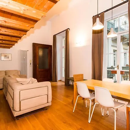 Porta Susa & Roomy Flat דירה