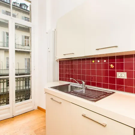 Porta Susa & Roomy Flat *