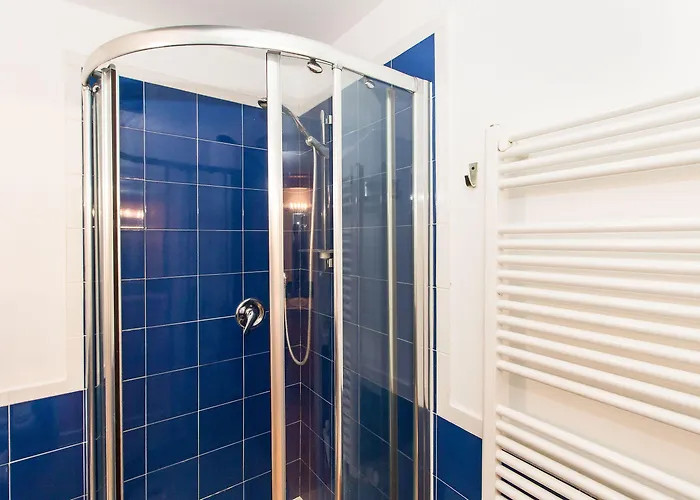 Porta Susa & Roomy Flat Apartment Turin