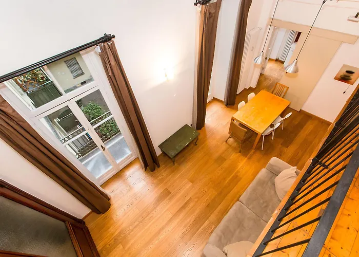 Porta Susa & Roomy Flat * Turin
