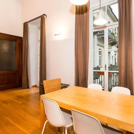 Lejlighed Porta Susa & Roomy Flat *