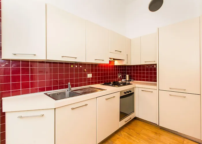 Porta Susa & Roomy Flat Lägenhet Turin