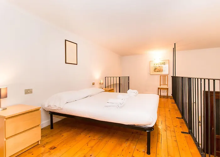 Porta Susa & Roomy Flat Lägenhet Turin