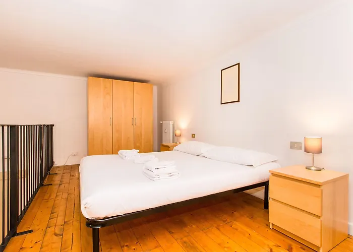 Lägenhet Porta Susa & Roomy Flat Turin