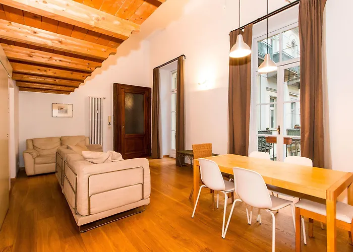 Porta Susa & Roomy Flat * Turin