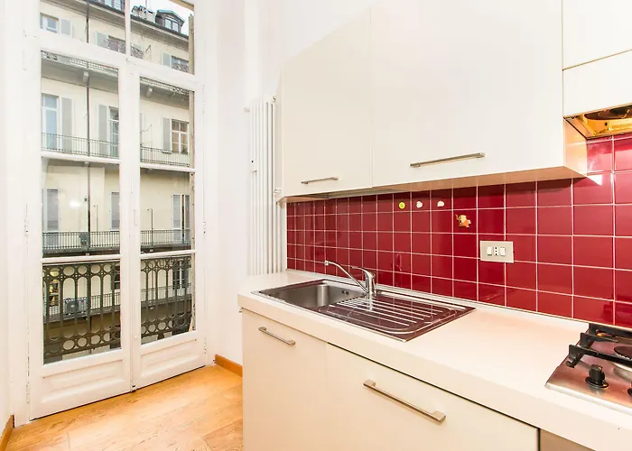 Porta Susa & Roomy Flat *